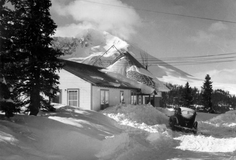 In 1940, Harvard graduate student Walter Orr Roberts and his doctoral adviser, astrophysicist Donald Menzel, founded a small solar observing station high on the Continental Divide in Climax, Colorado. Here, Walt Roberts installed the Western Hemisphere's first Lyot coronagraph, an instrument that uses a metal occulting disc to block off the face of the Sun, creating an artificial eclipse and rendering the corona visible.
